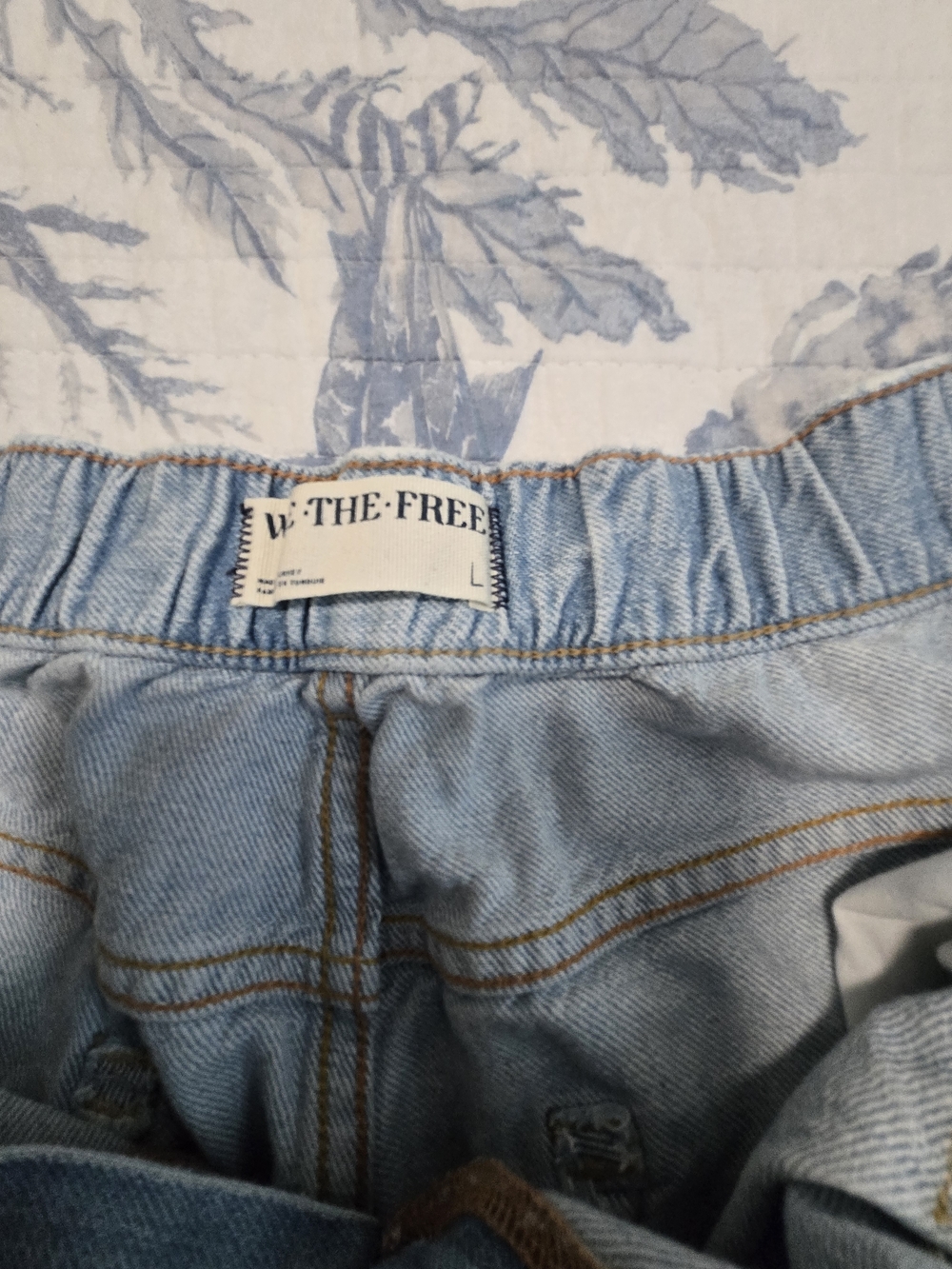 We The Free Blue Denim Cutoff Shorts Size L - FREE SHIPPING - Picture 3 of 6